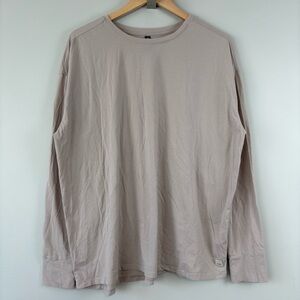 Vuori Long Sleeve Feather Cotton Tee in Oyster Off White Sz L
